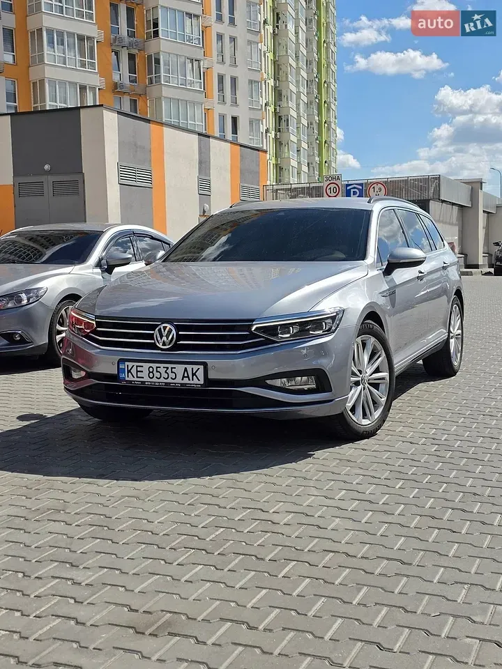 Volkswagen Passat 2019 photo 2
