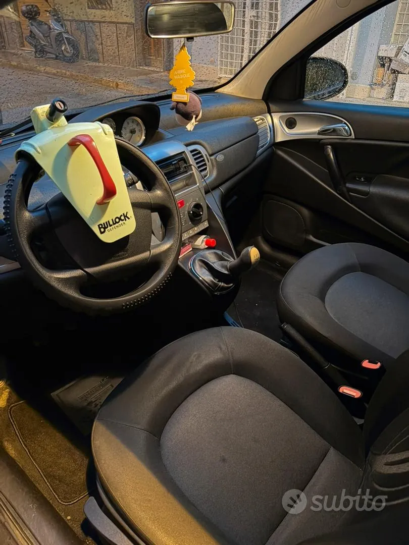 Lancia Ypsilon 2011 photo 2