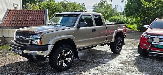 Chevrolet Silverado 2500 2003 photo 2
