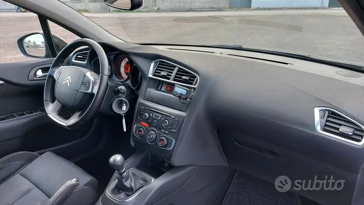Citroen C4 2012 photo 3