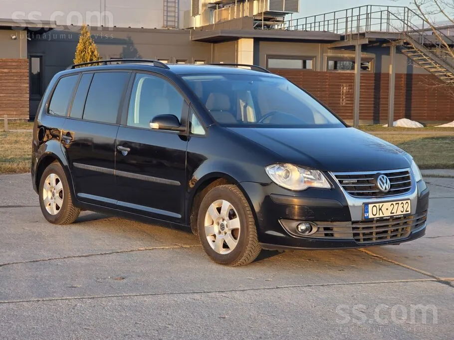 Volkswagen Touran 2009 photo 3