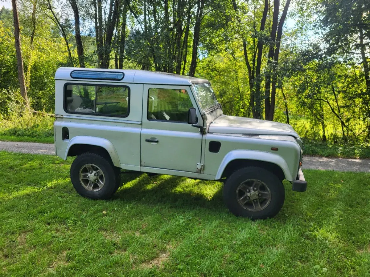 Land Rover Defender