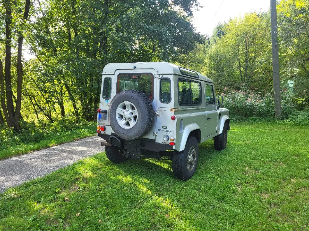 Land Rover Defender 2003 photo 3