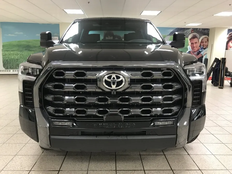 Toyota Tundra 2026 photo 2