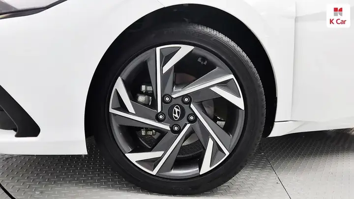 Hyundai Avante 2025 photo 5