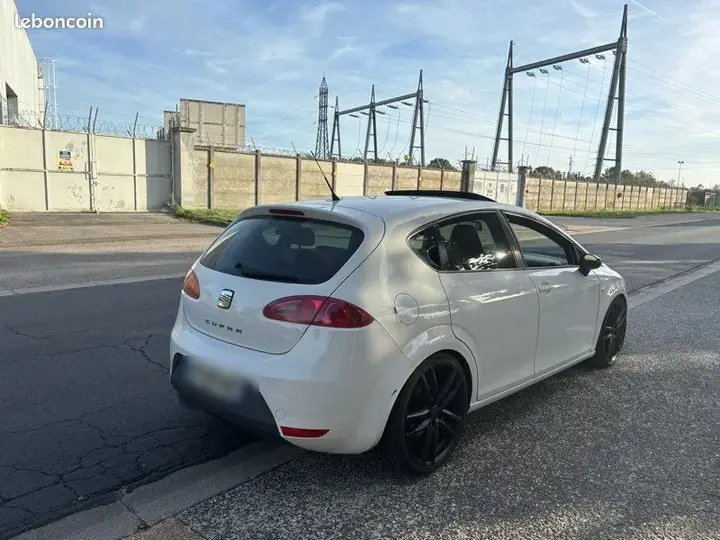 Seat Leon 2009 photo 2