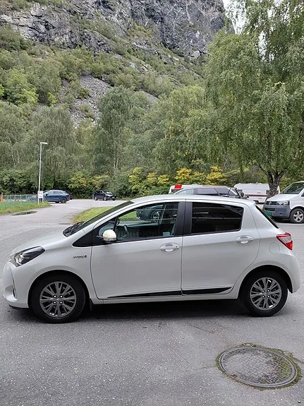 Toyota Yaris 2017 photo 4
