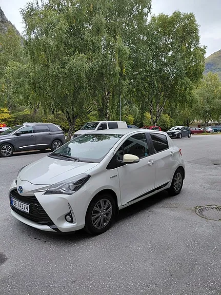 Toyota Yaris 2017 photo 3
