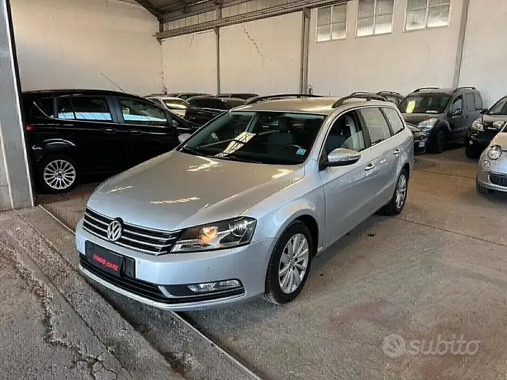 Volkswagen Passat 2011 photo 2
