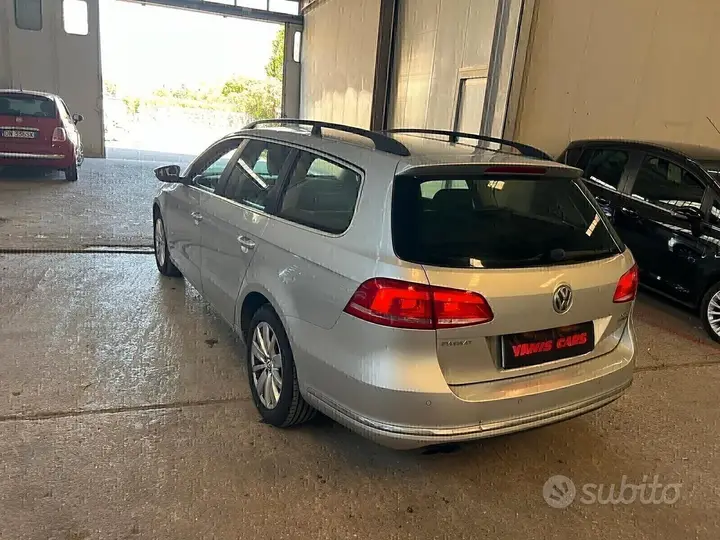 Volkswagen Passat 2011 photo 5