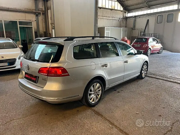 Volkswagen Passat 2011 photo 4