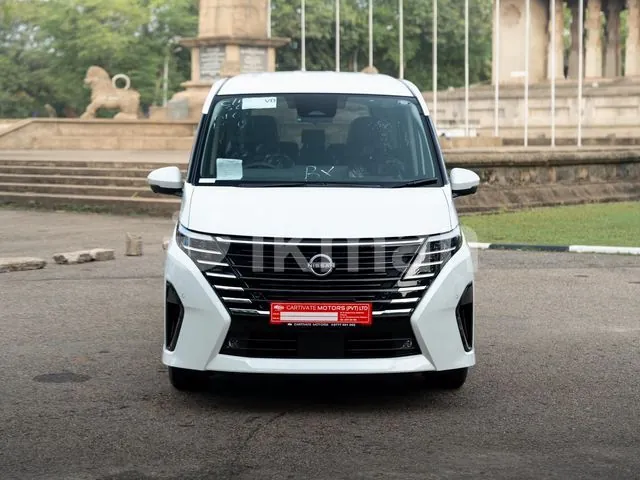Nissan Serena 2025 photo 3