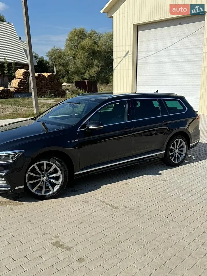 Volkswagen Passat 2022 photo 4