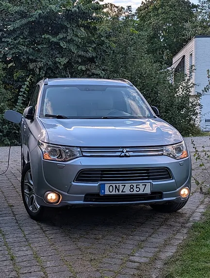 Mitsubishi Outlander 2014 photo 2