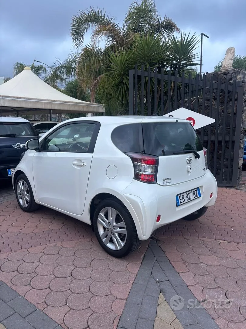 Toyota Iq 2010 photo 3