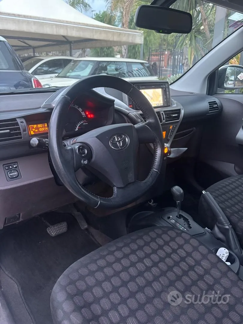 Toyota Iq 2010 photo 5