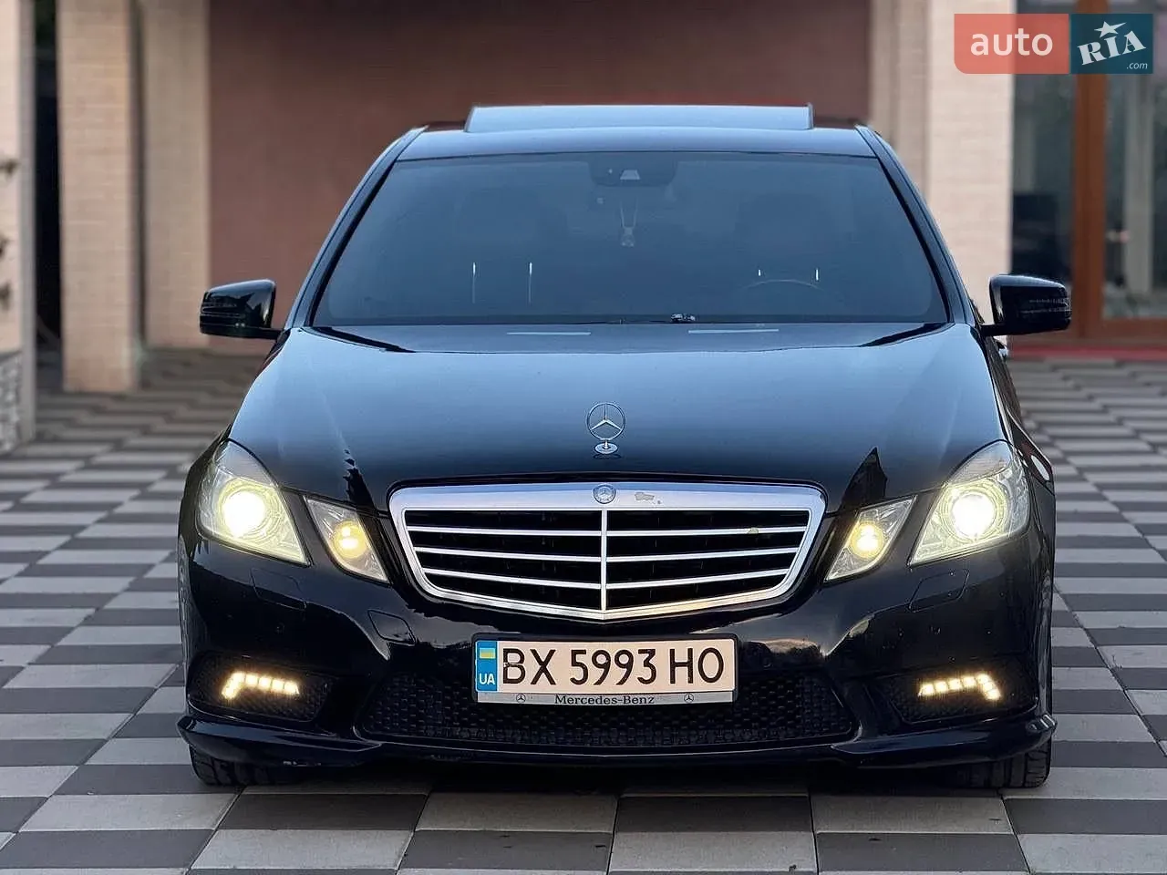 Mercedes-Benz E-Class 2010 photo 5