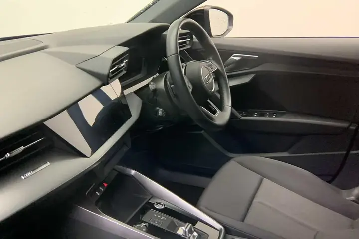 Audi A3 2023 photo 2
