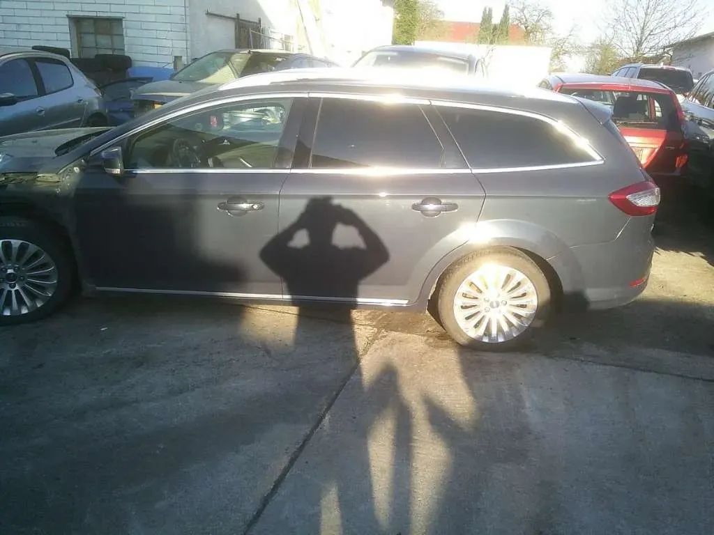 Ford Mondeo 2011 photo 2
