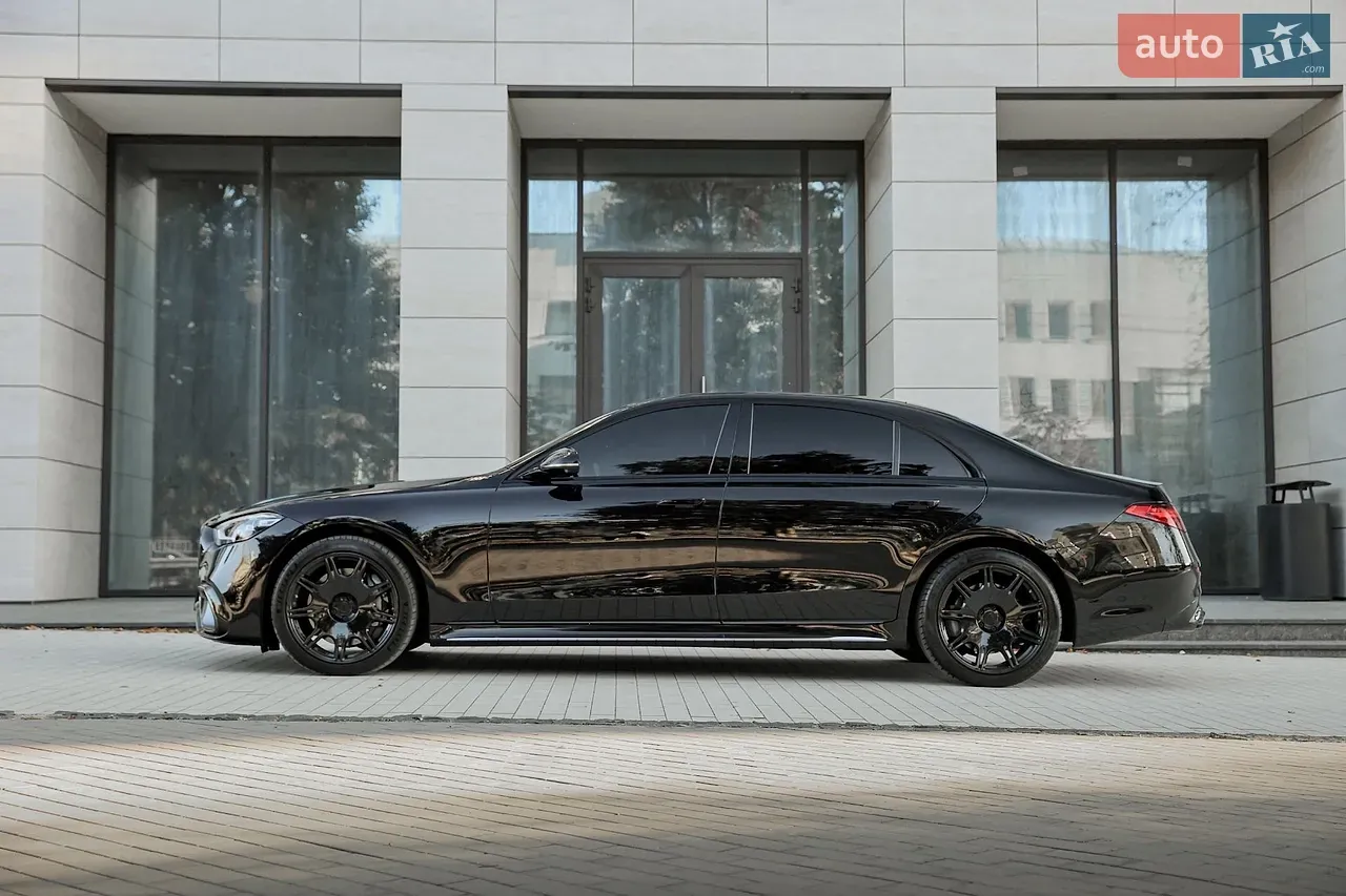 Mercedes-Benz S-Class