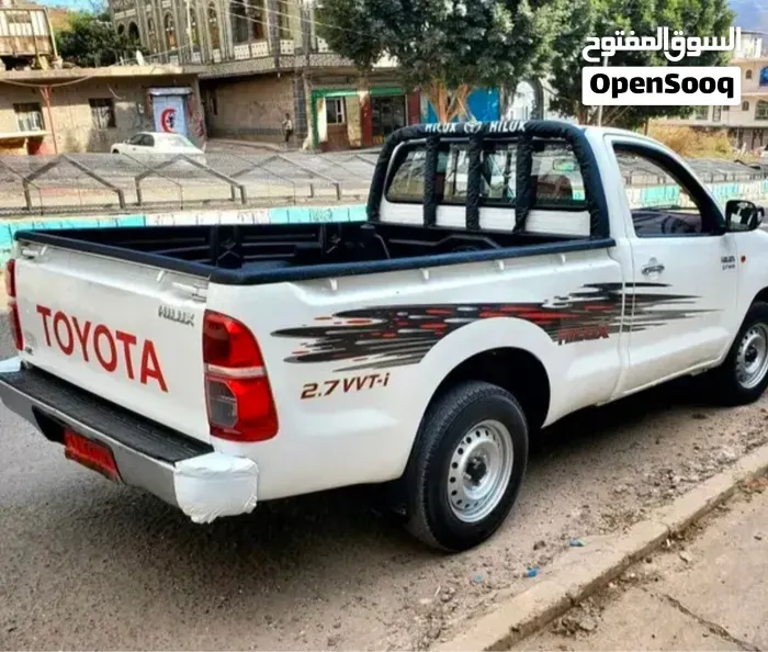 Toyota Hilux 2013 photo 2