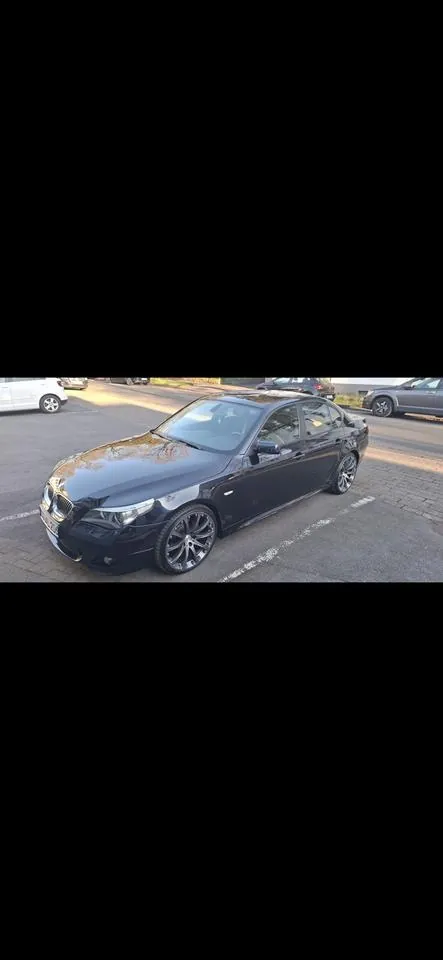 BMW 523I