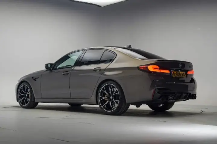 BMW M5 2022 photo 3
