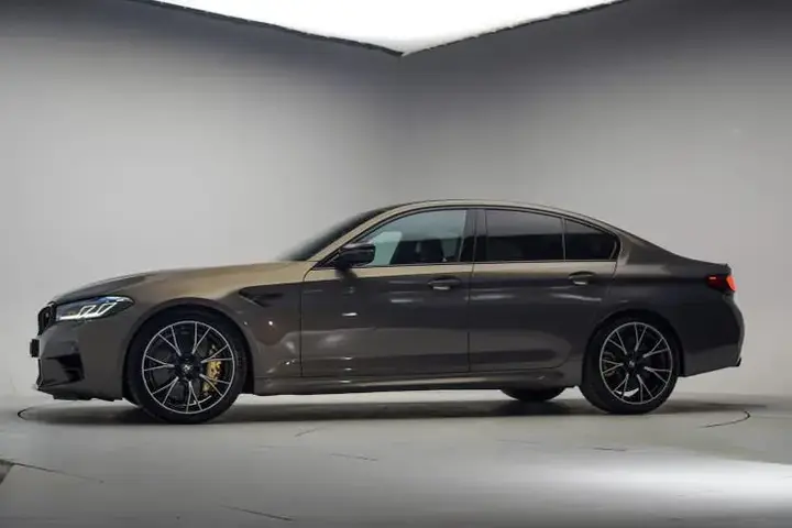 BMW M5 2022 photo 2