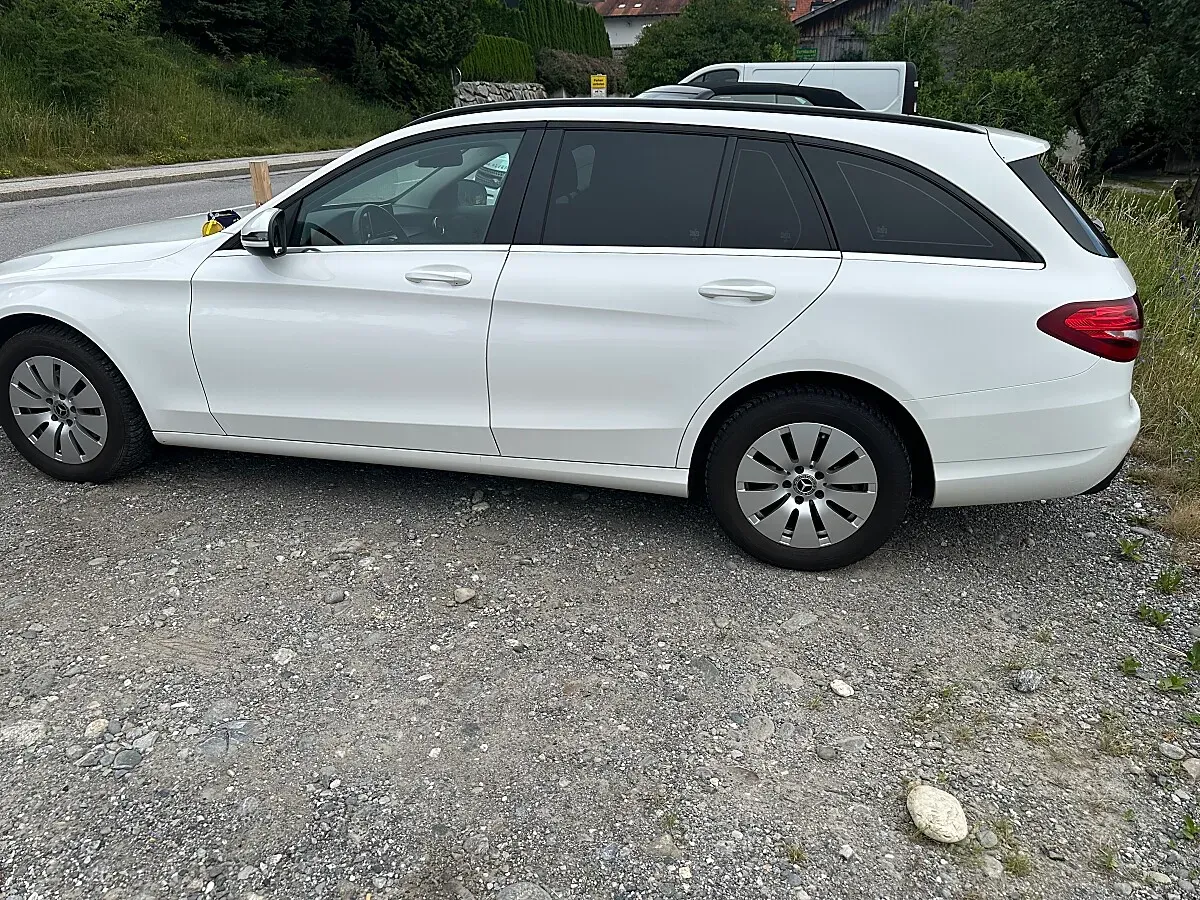 Mercedes-Benz C-Class 2017 photo 3