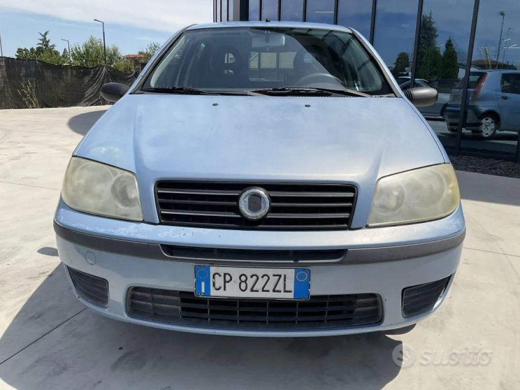 Fiat Punto 2004 photo 2