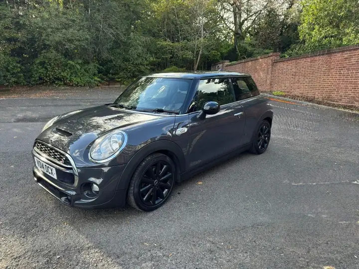 Mini Cooper S 2014 photo 2