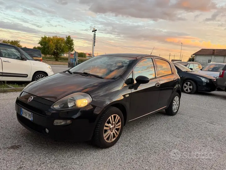 Fiat Grande Punto 2013 photo 3
