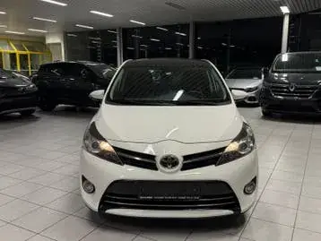 Toyota Verso 2015 photo 2
