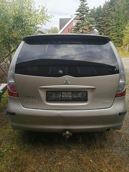 Mitsubishi Grandis 2007 photo 3