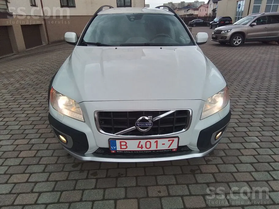Volvo Xc 70 2013 photo 2