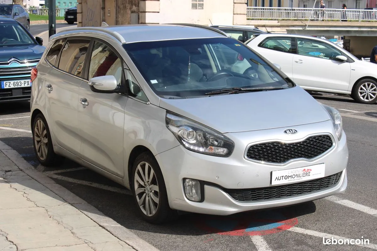 Kia Carens 2016 photo 3