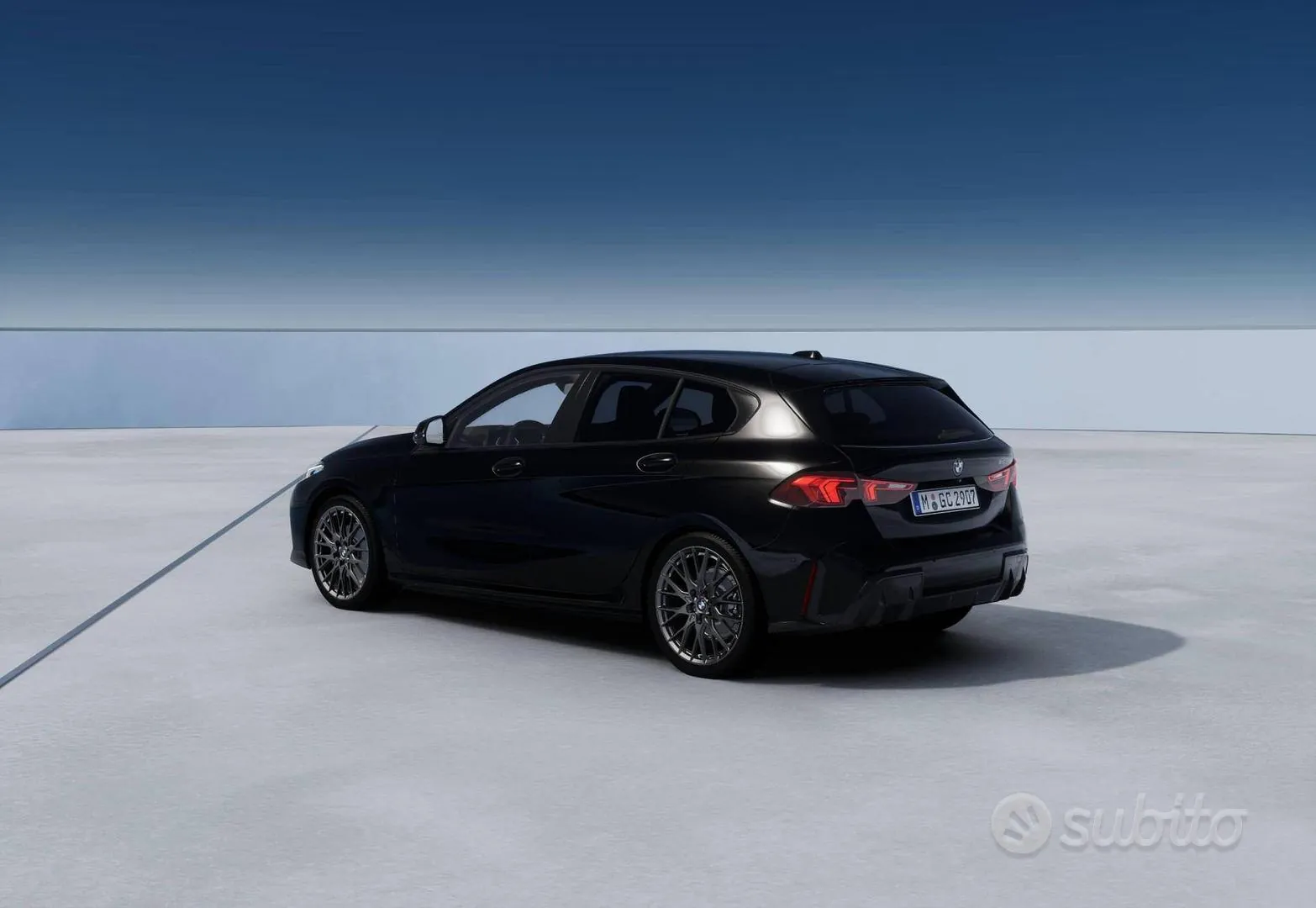 BMW 1 Series 2023 photo 2