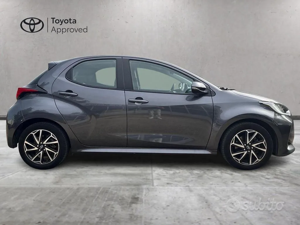 Toyota Yaris 2023 photo 4