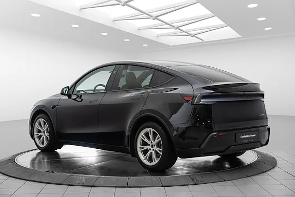 Tesla Model Y 2025 photo 3