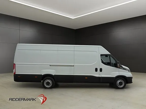 Iveco Daily 2023 photo 2