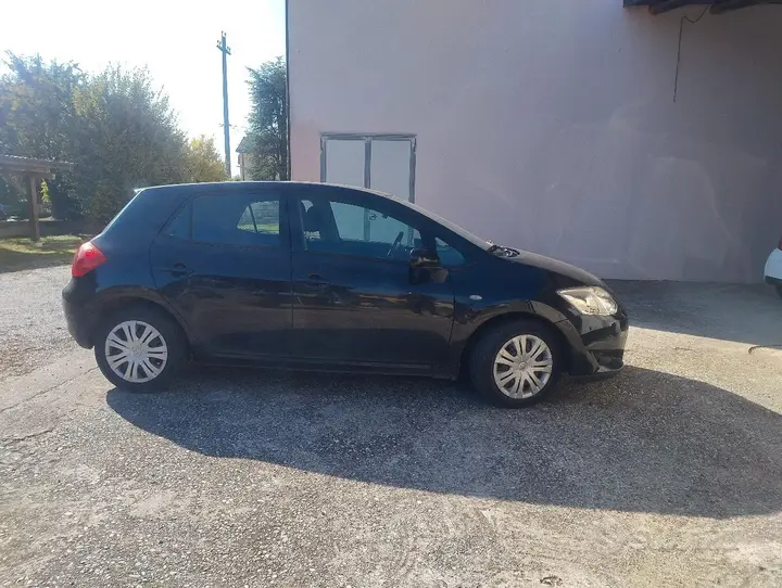 Toyota Auris 2009 photo 4