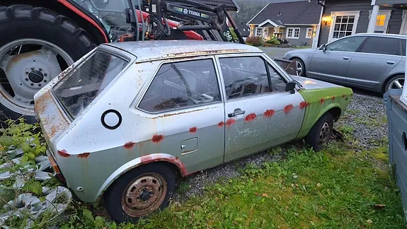 Audi 50 1976 photo 2