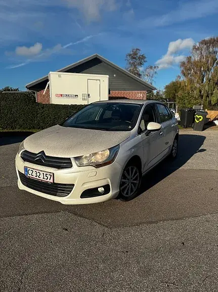 Citroen C4 2014 photo 2