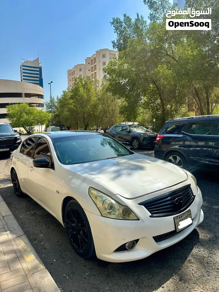 Infiniti G25 2014 photo 2