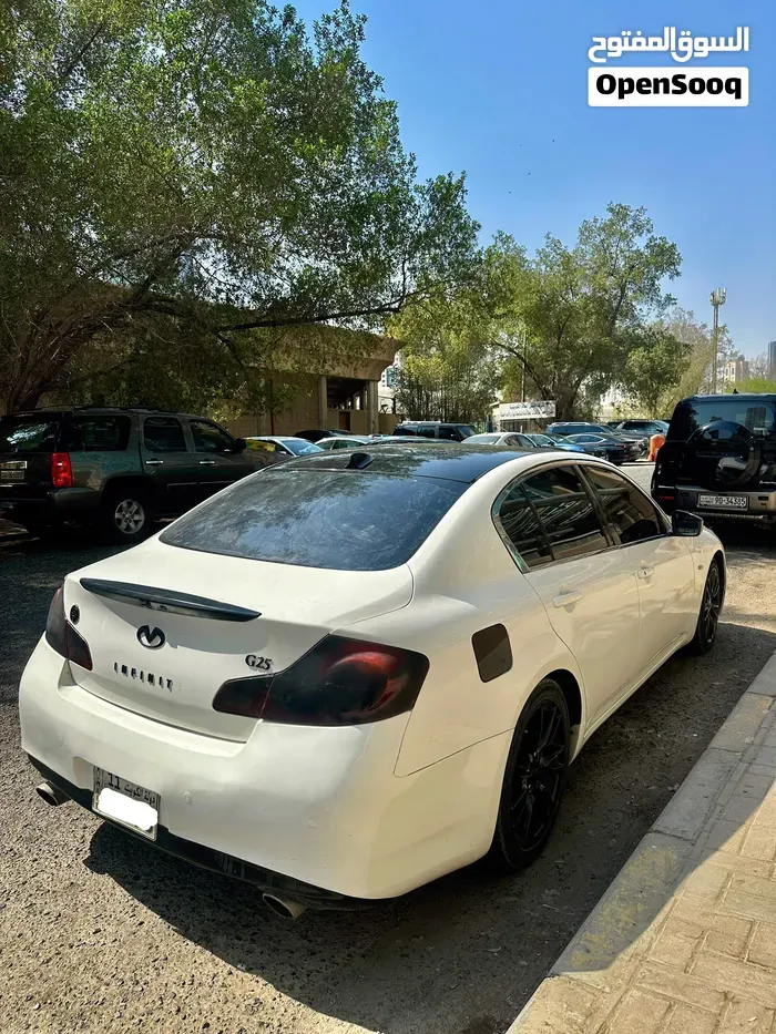 Infiniti G25 2014 photo 4