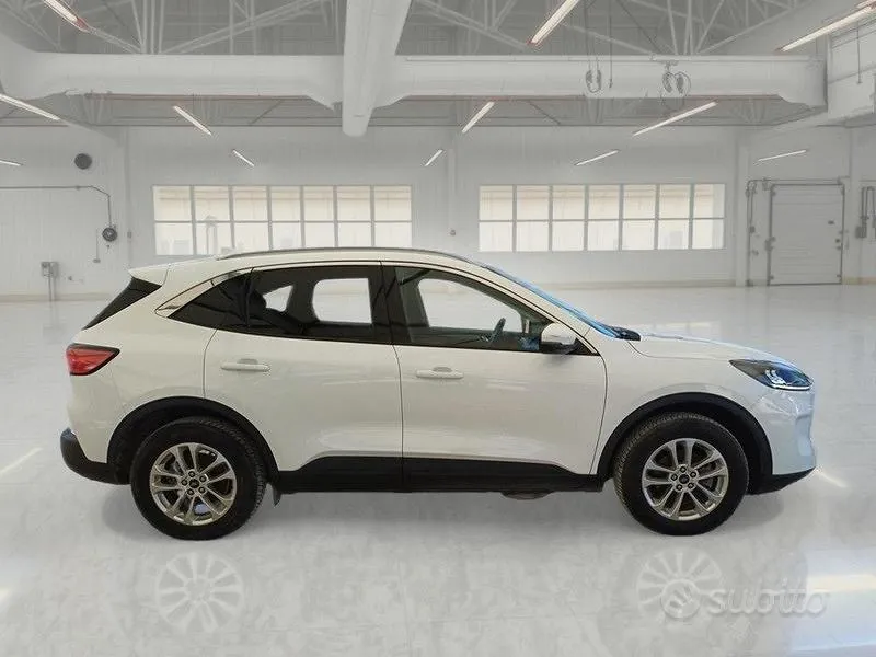 Ford Kuga 2022 photo 3