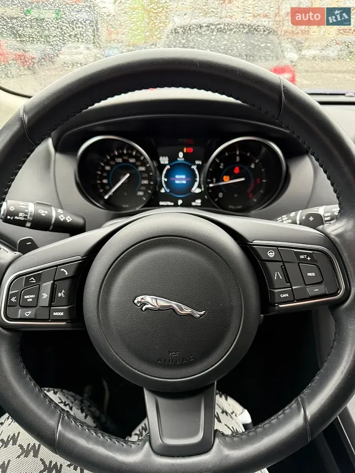Jaguar F-Pace 2020 photo 5