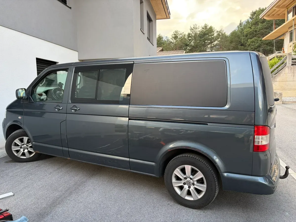 Volkswagen Caravelle 2009 photo 2