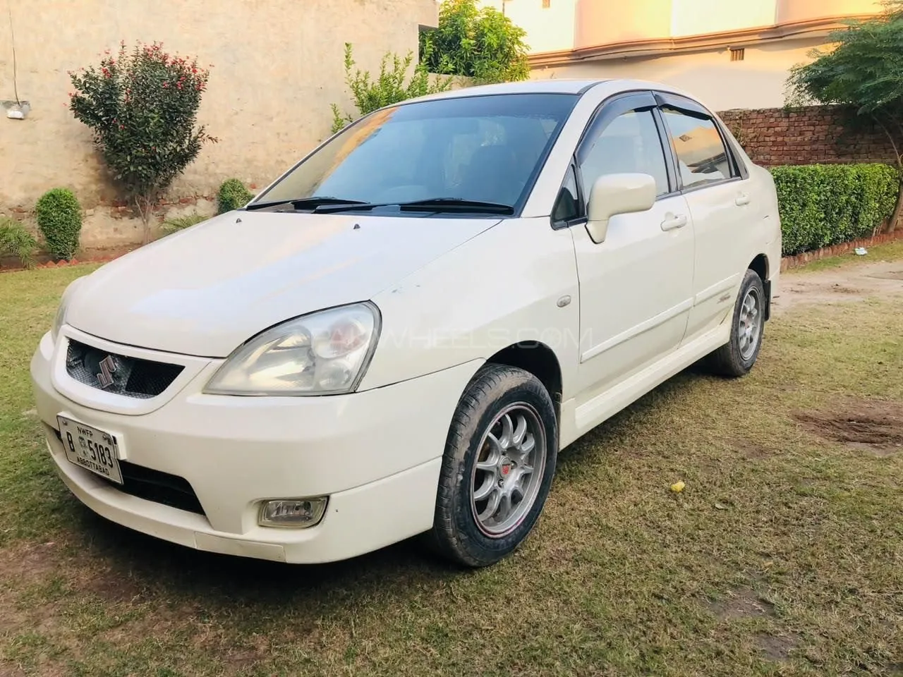 Suzuki Liana