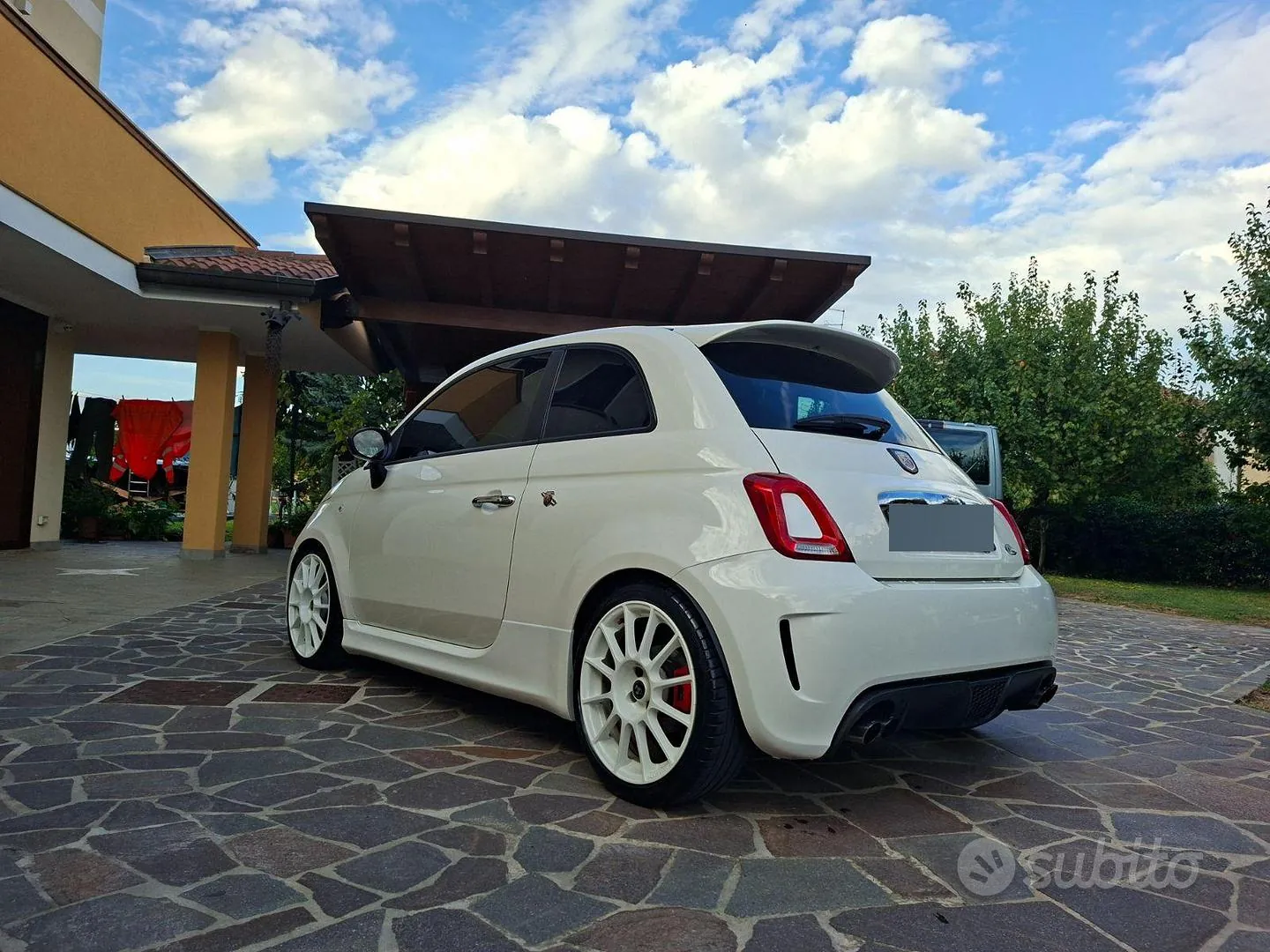Abarth 500 2010 photo 2